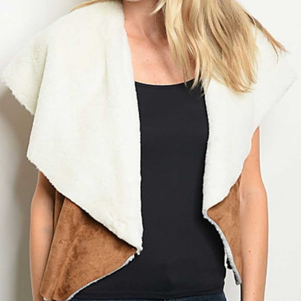 Camel suede and faux fur vest open front